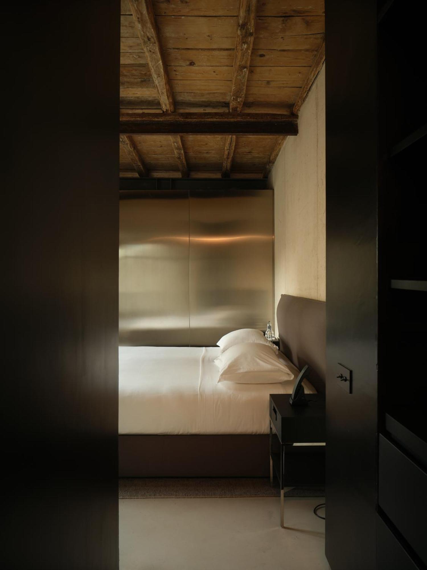 Rhinoceros Apart-hotel 5*